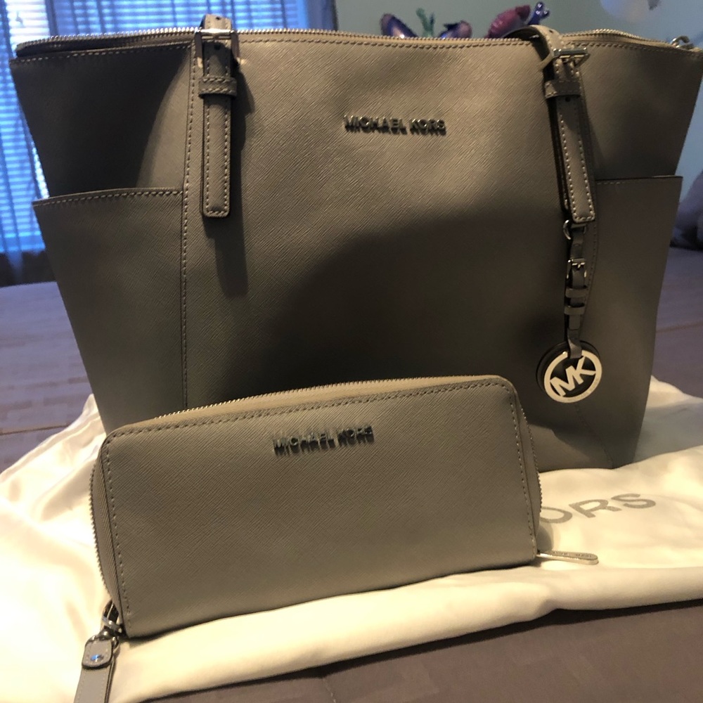 Michael Kors Silver Jet set tote & wallet combo